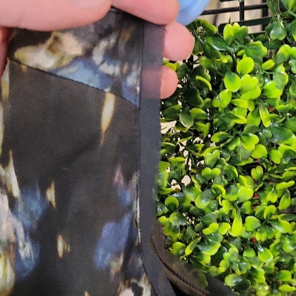 Black and White Sleeveless Sundress with V-Neck for CocktailVera Wang - Picture 7 of 15